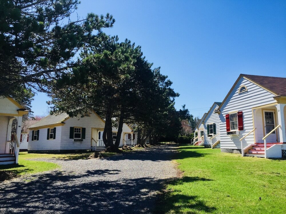 Фото Green Gables Bungalow Court
