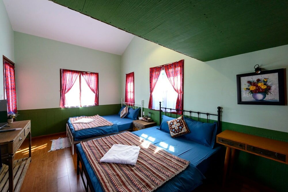 Фото Flowersandrocks Villa