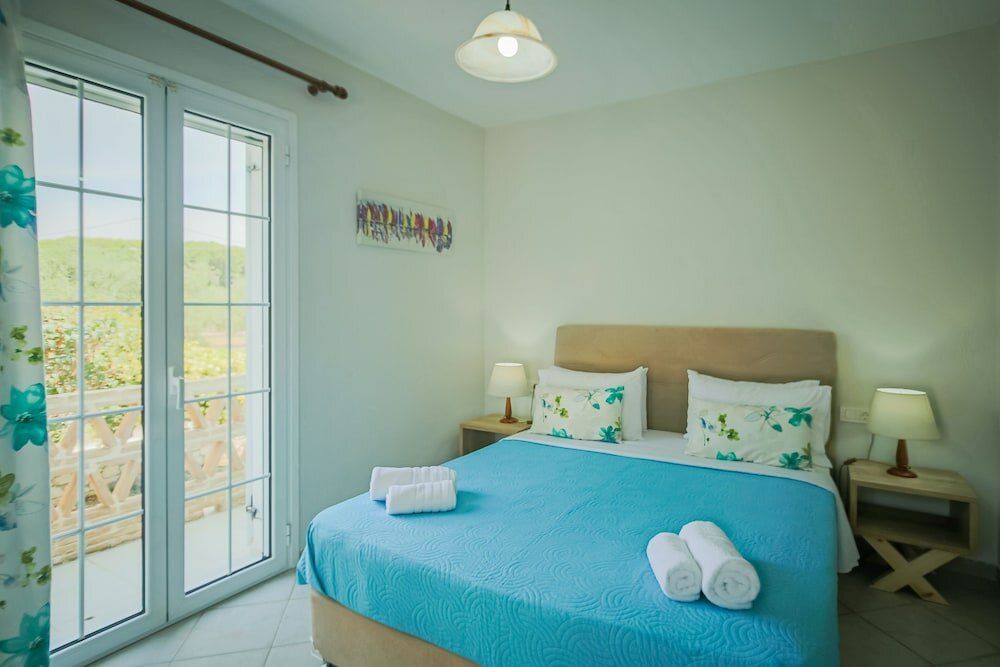 Фото Porto Gerakas Villas