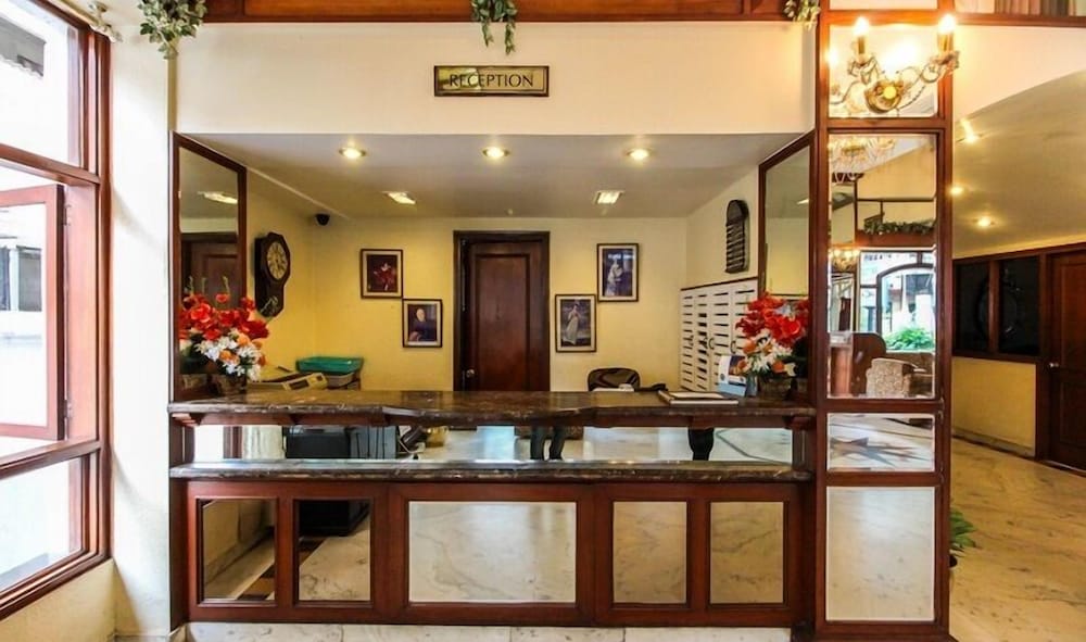 Фото Sovereign Hotel