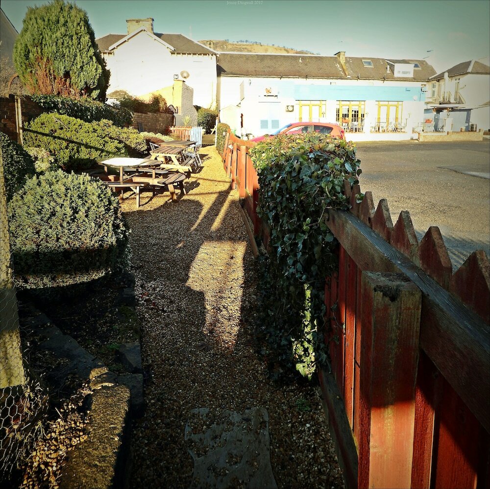 Фото Burntisland Sands Hotel