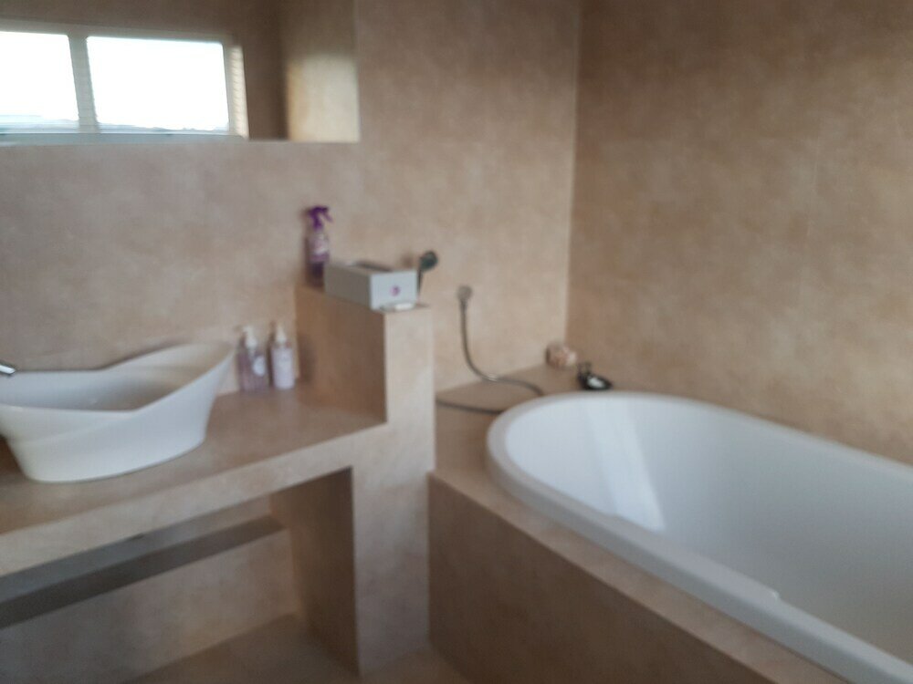 Фото South Point Guest Lodge