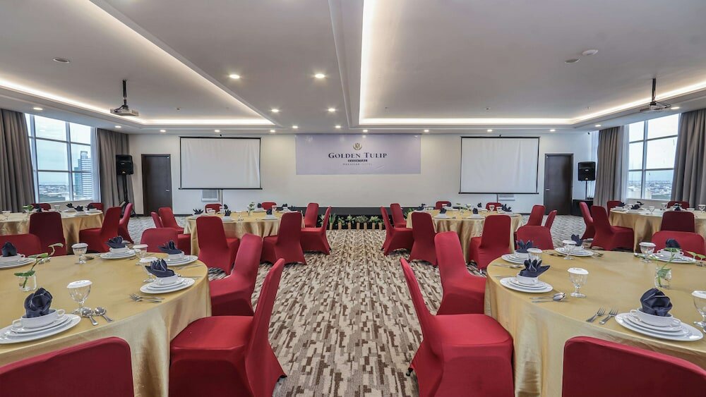 Фото Golden Tulip Essential Makassar