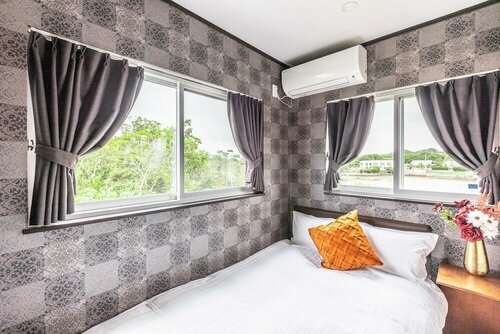 Гостиница Shirahama House