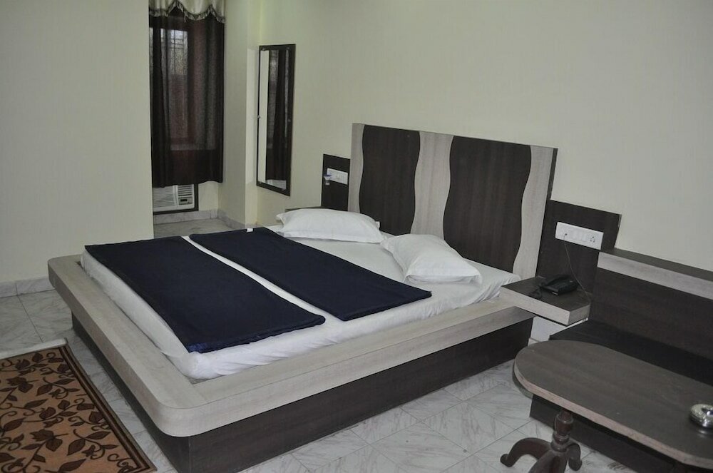 Фото Oyo 29689 Hotel Pramod