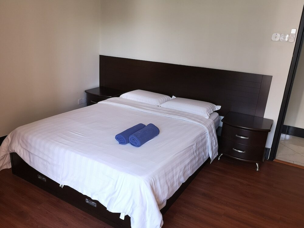 Фото Ideal Holiday Apartment Marina Court