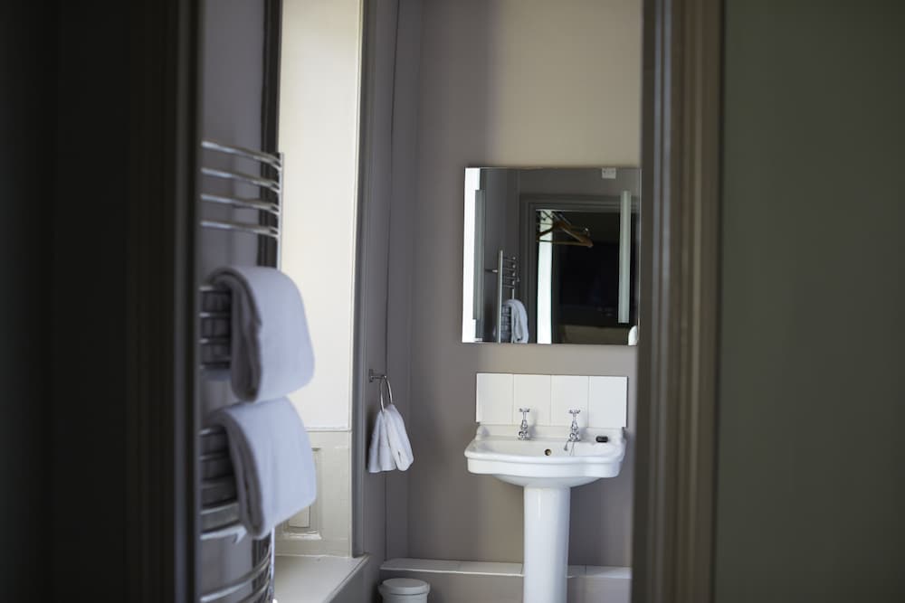 Фото Horse and Groom