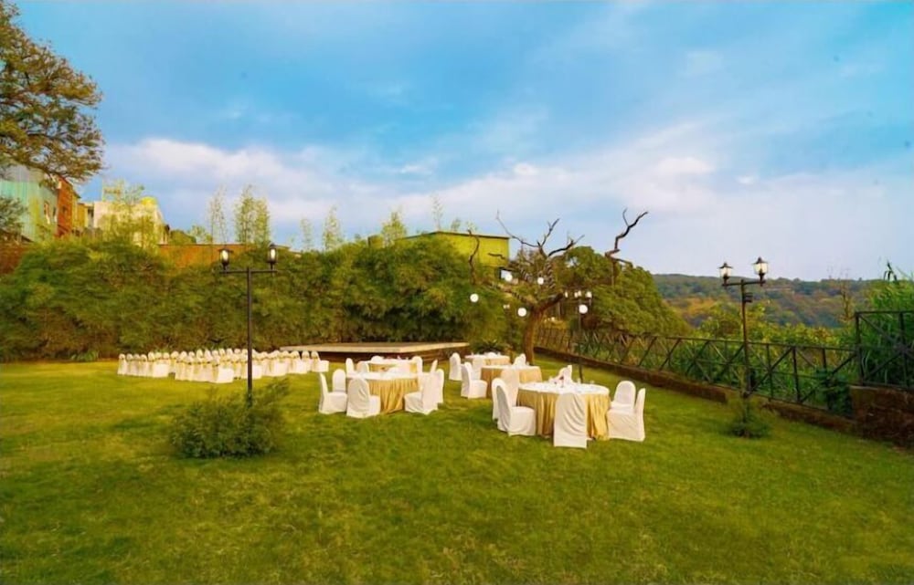 Фото Valley View Beacon Resorts - Mahabaleshwar