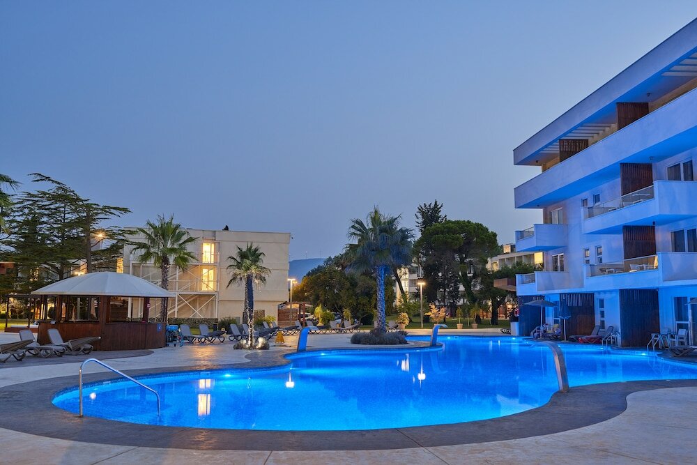 Фото Azul Beach Resort Montenegro by Karisma