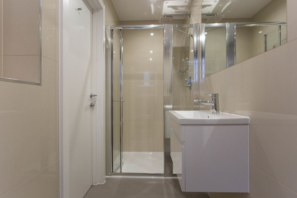 Фото North West 6 Apartments