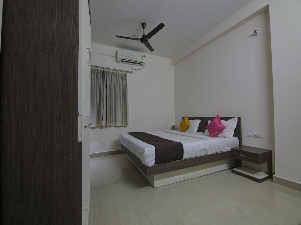 Фото Oyo 12305 Raj Residency