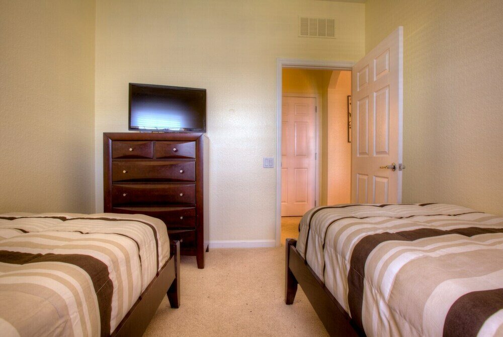 Фото Spacious Vista Cay Condo, Close to Conv. Center