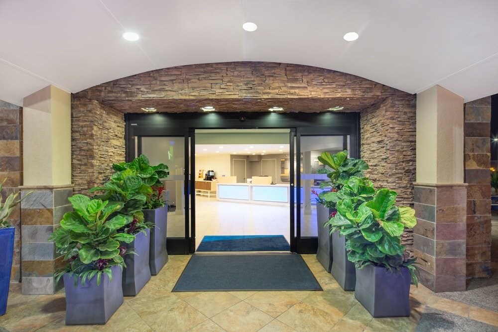 Фото Holiday Inn Express San Diego Airport - Old Town, an Ihg Hotel
