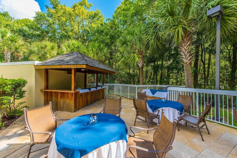 Фото DoubleTree by Hilton North Charleston - Convention Center