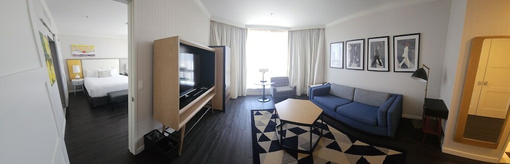 Фото The Bristol Hotel San Diego