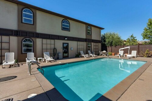 Гостиница Comfort Inn & Suites Ukiah Mendocino County в Юкайа