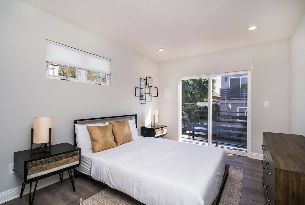 Фото Brand New Luxury 3bdr Townhome In Silver Lake