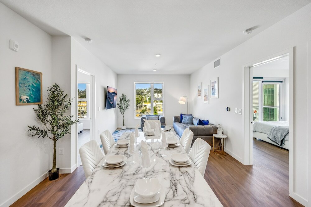 Фото Luxury Apartment in Hollywood