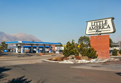 Гостиница Little America Flagstaff во Флагстаффе