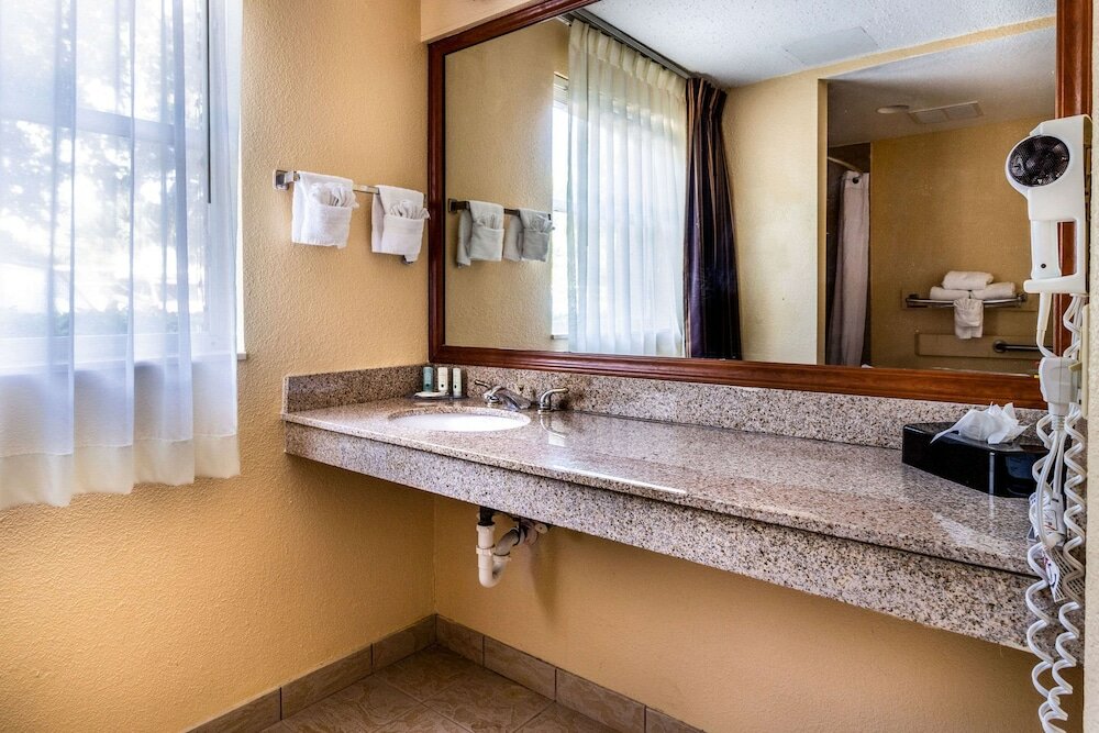 Фото Quality Suites Orlando - Convention Center Area