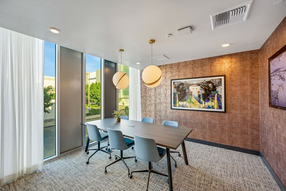 Фото Luxury Apartment in Hollywood