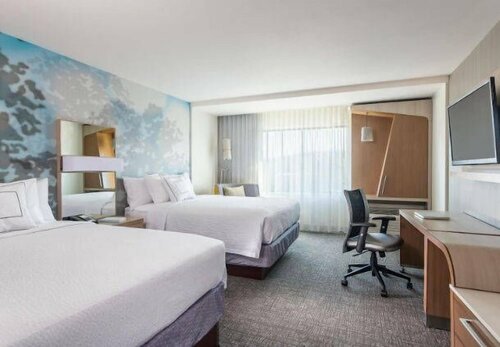 Гостиница Courtyard by Marriott Long Island Islip/Courthouse Complex в Ислипе