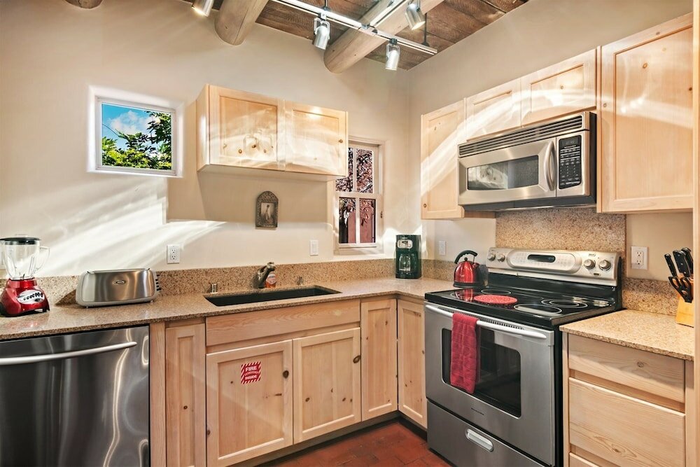 Фото Casa Siempre Mayo - Railyard Gem, Walk to Plaza