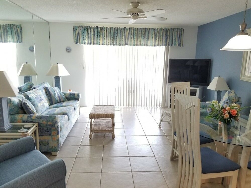 Фото Ocean View 2 Bed, 2 Bath, Steps to the Beach - Spanish Trace 240