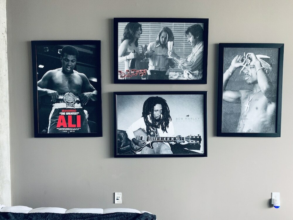 Фото New Lyfe Finest Luxury Apartment