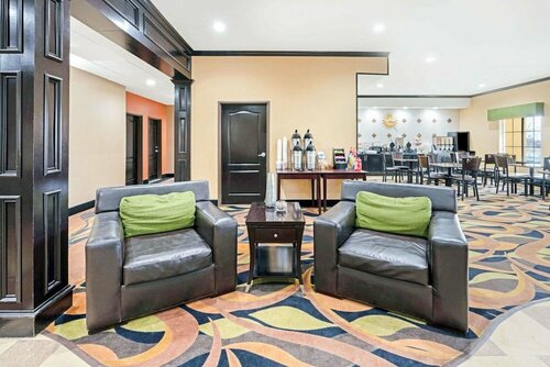 Гостиница La Quinta Inn & Suites by Wyndham McAlester