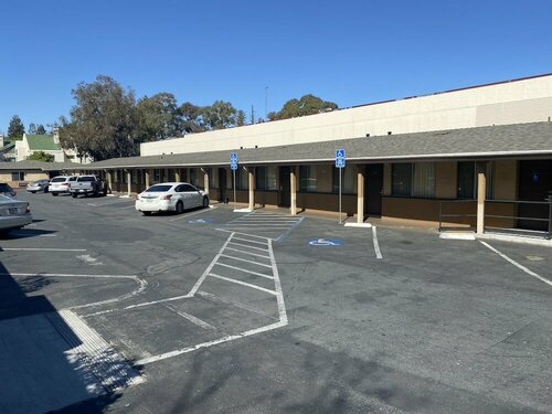 Гостиница Sun Valley Inn в Уолнат-Крике