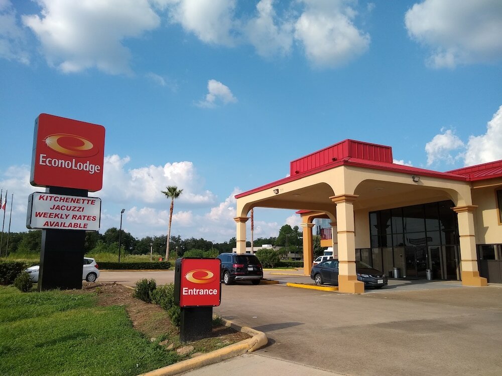 Фото Econo Lodge Inn & Suites West - Energy Corridor