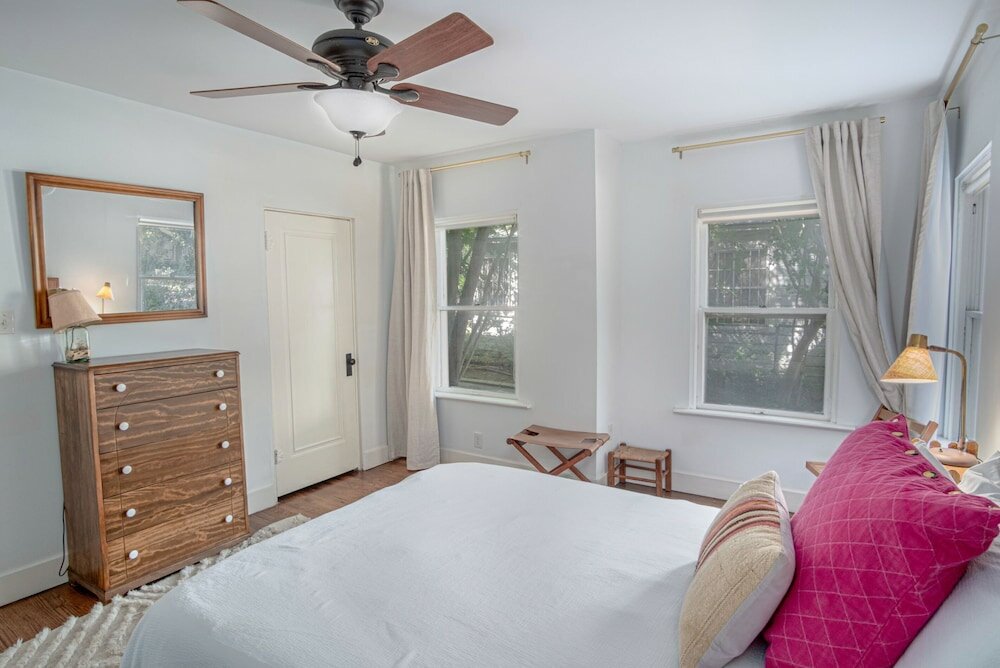 Фото Close to Famous Attractions With Hot Tub and Fire Pit