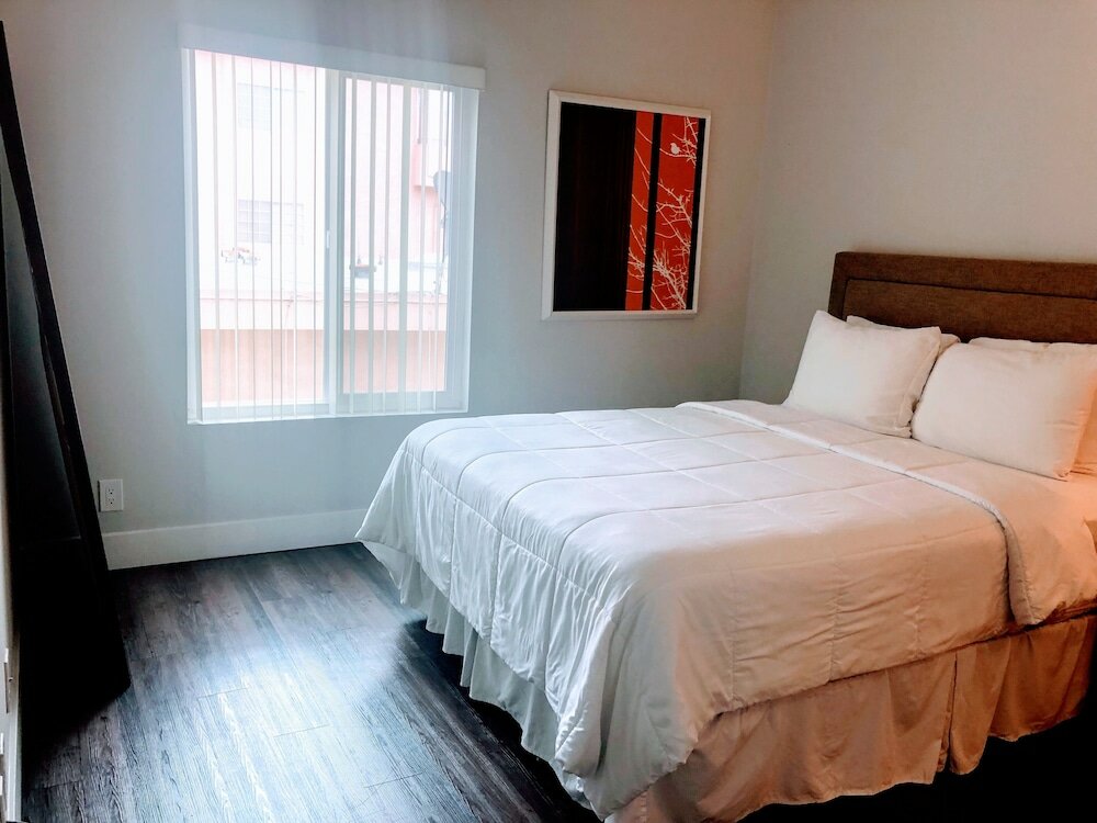 Фото Westwood La Executive Rentals