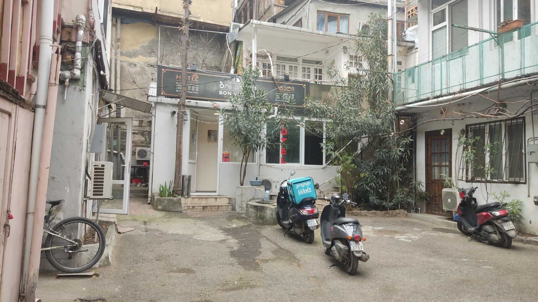 Фото Hostel Bon Voyage