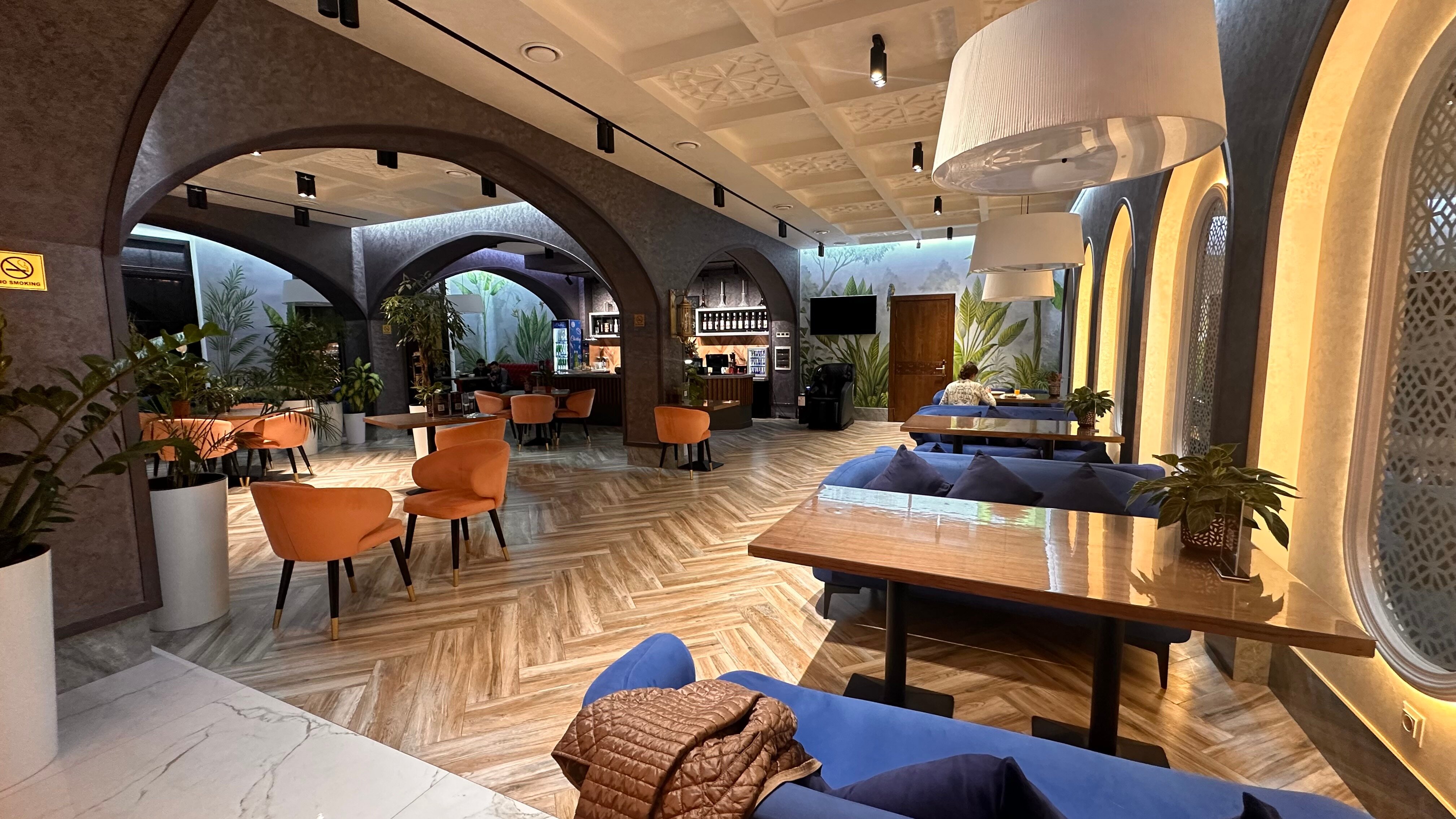 Фото Paradise Plaza Luxury Hotel