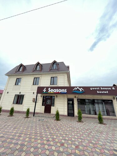 Гостиница 4 Seasons в Караколе