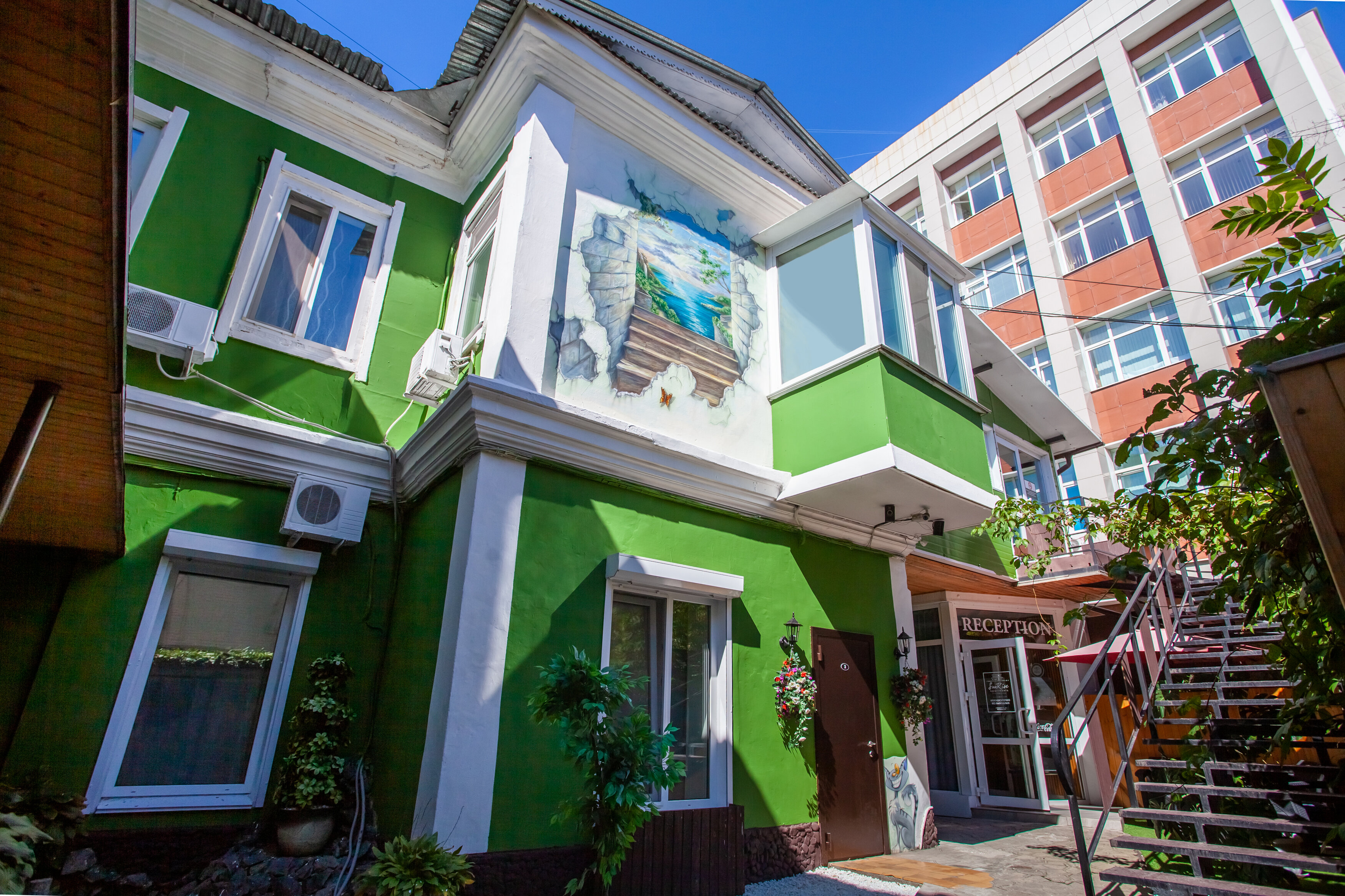 Фото Sunrise Apartments