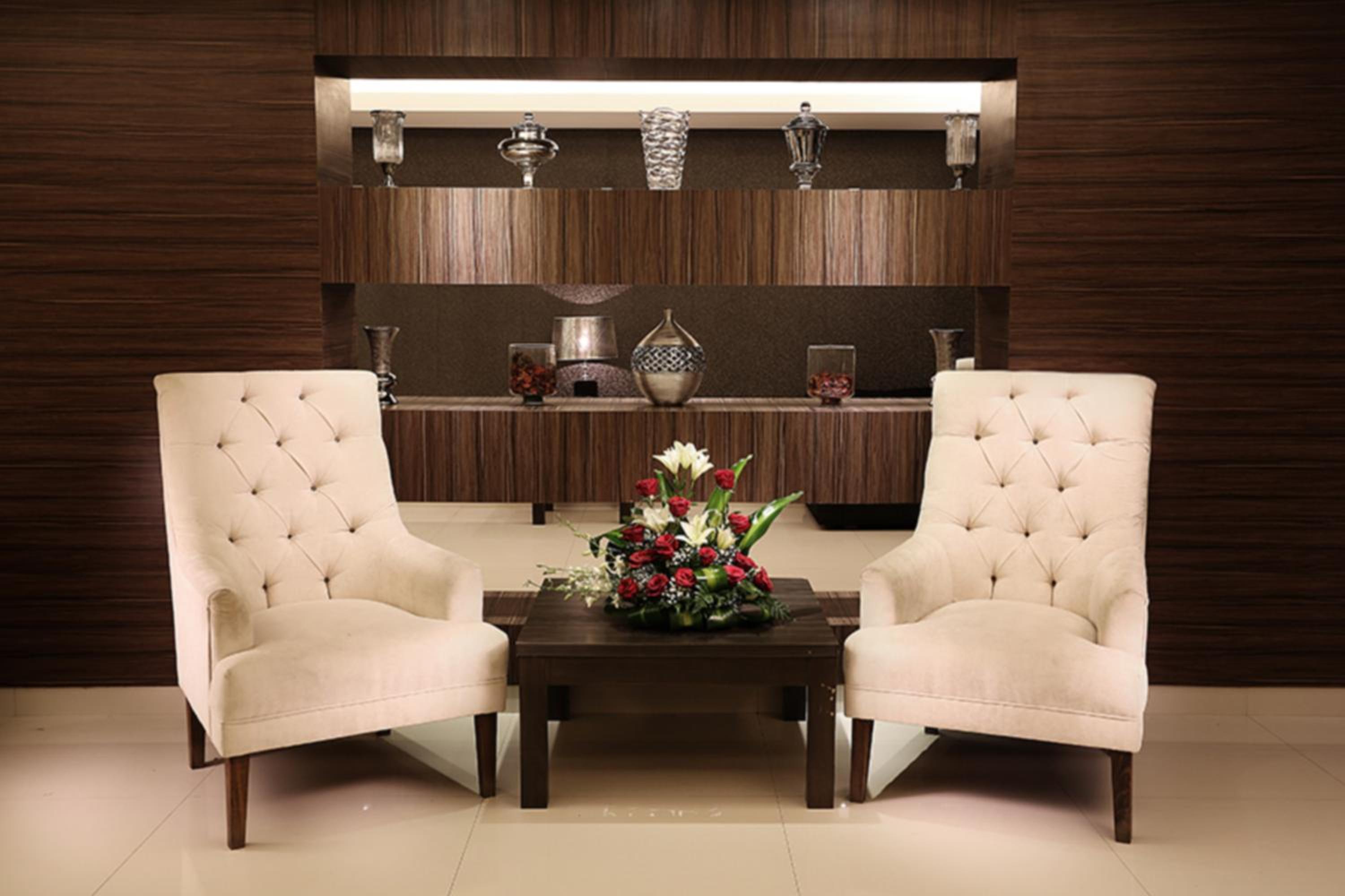 Фото Watheer Hotel Suite