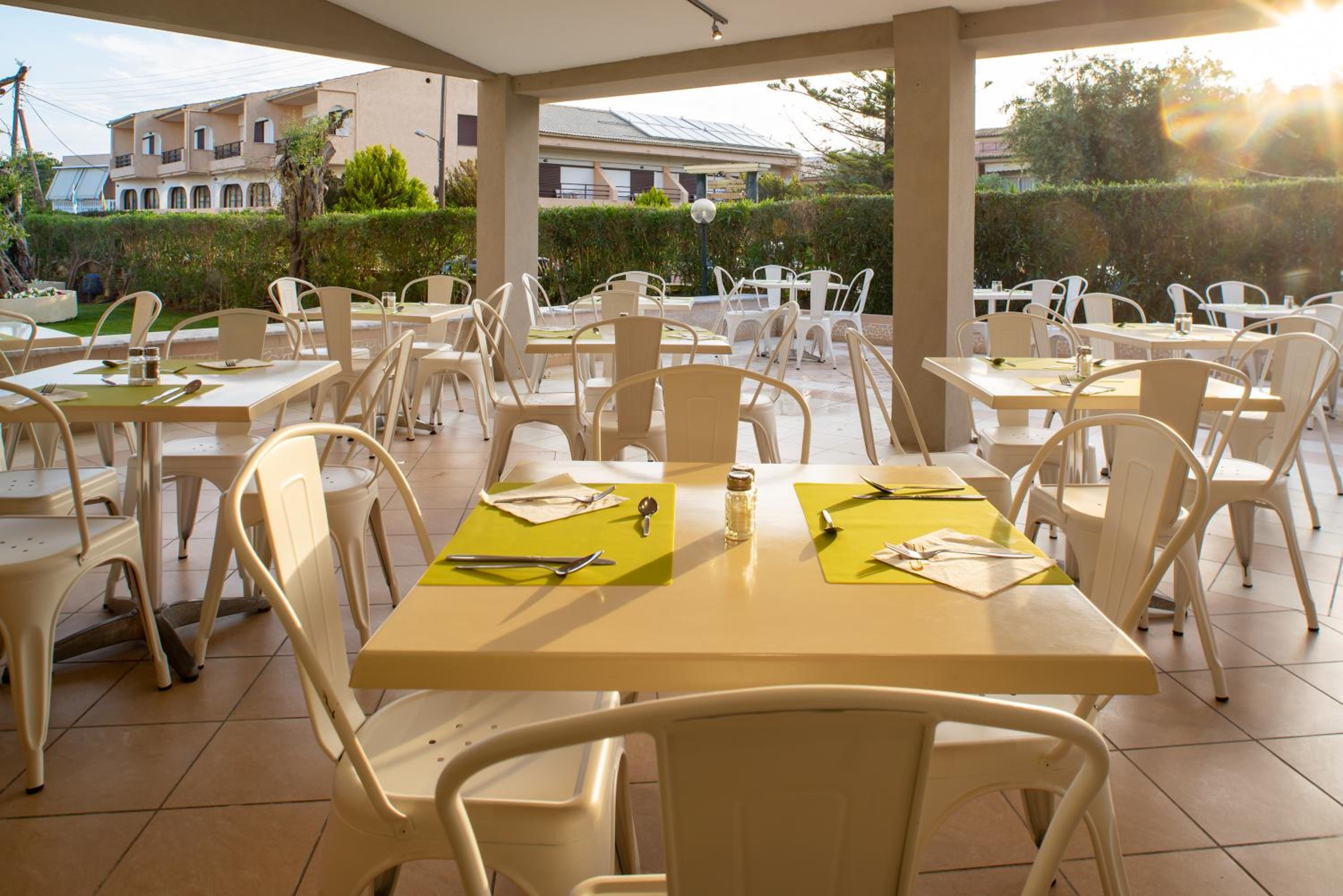 Фото CNic Gemini Hotel