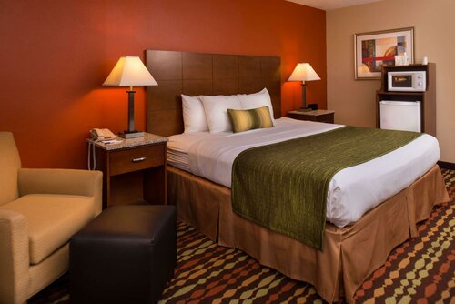 Гостиница Best Western Ambassador Inn & Suites