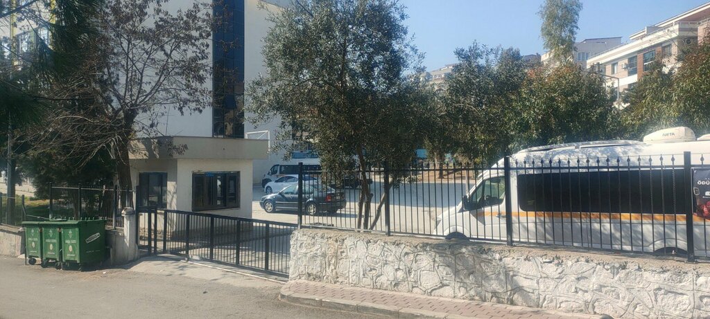 School Kazim Karabekir Middle School, Izmir, photo