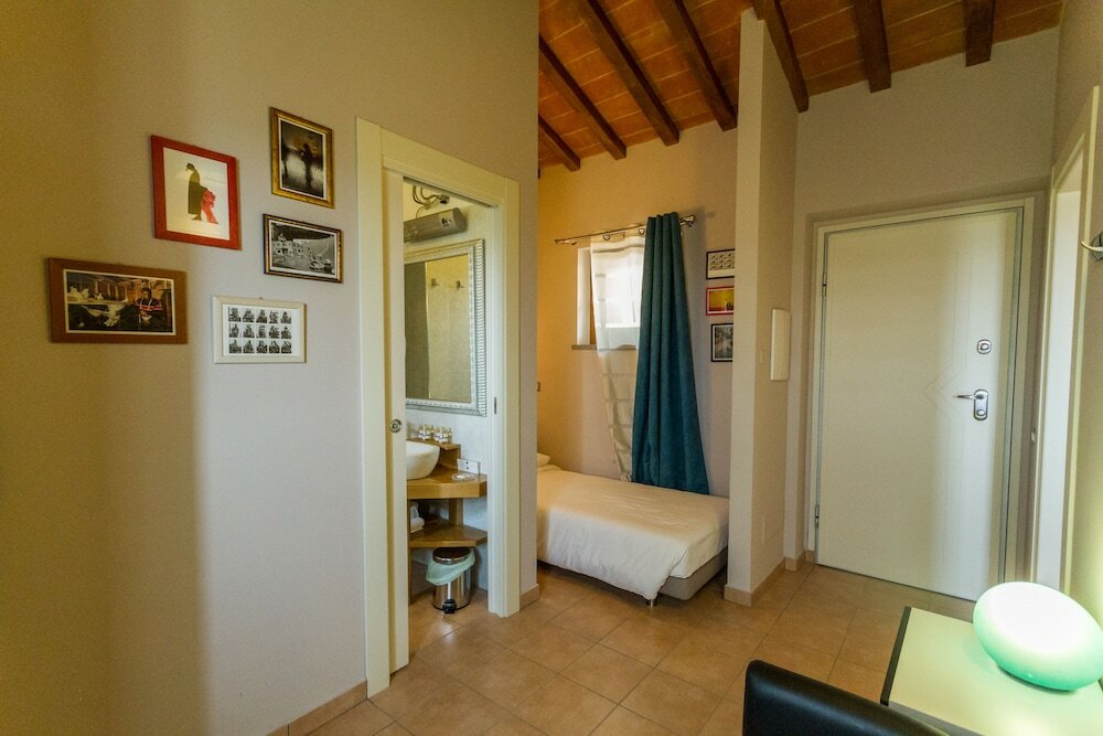 Фото Tenuta Borgo Santa Cecilia