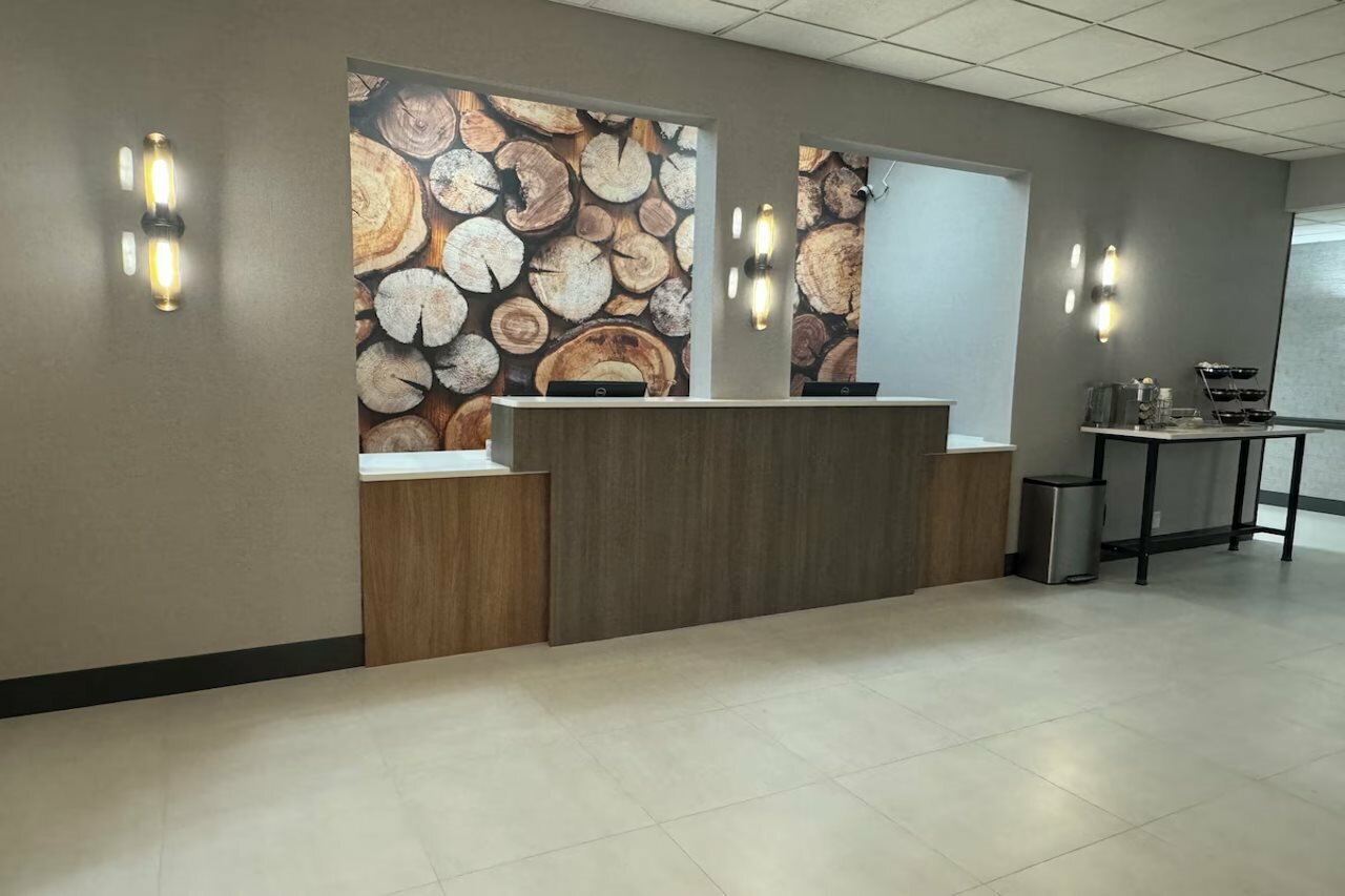 Фото Brentwood Suites