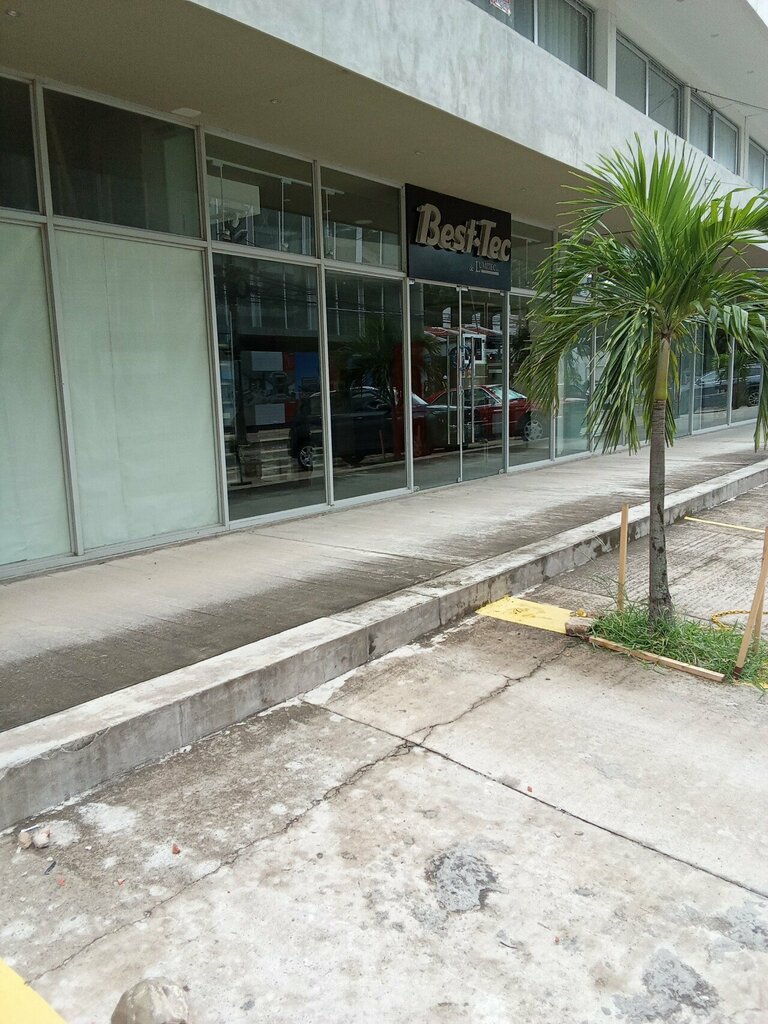 Lamps Best-Tec de Lumitec, Santa Cruz de la Sierra, photo