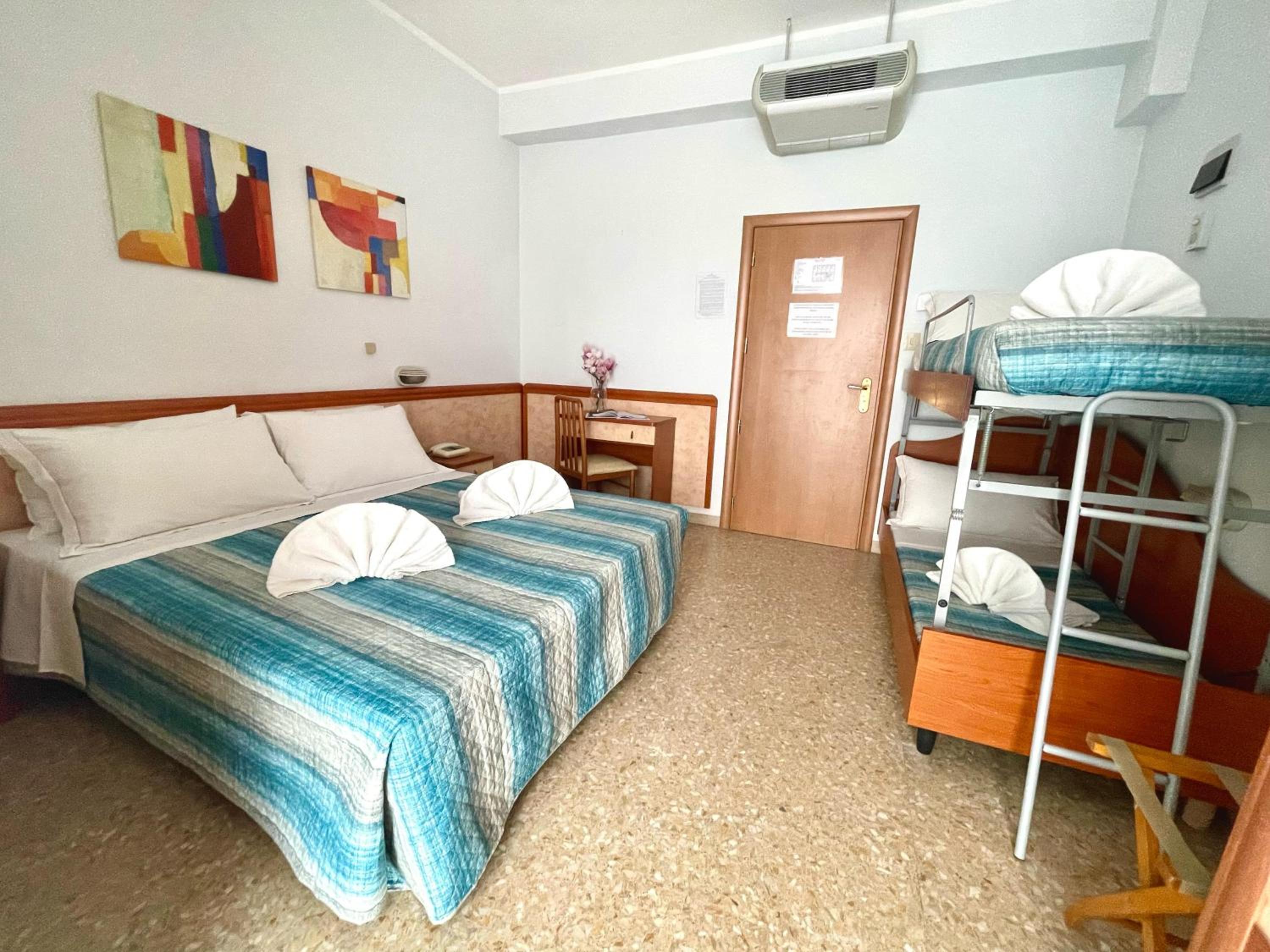 Фото Hotel Crystal