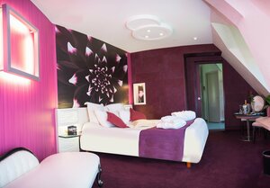 Le Domaine des Chevaliers de Malte (Normandie, Departеment Eure, Arrondissement de Bernay, Saint-Éloi-de-Fourques, Chemin de la Grande Allée, 3), hotel