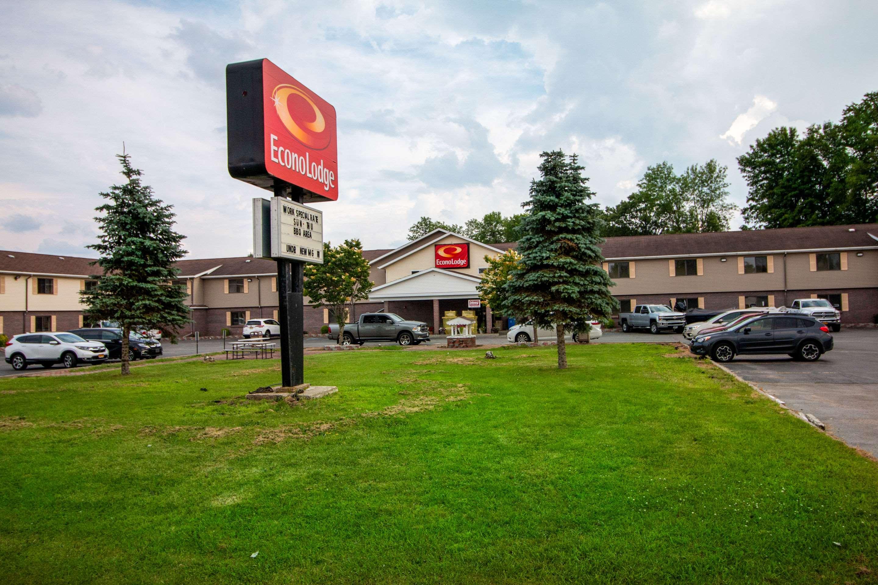 Фото Econo Lodge Massena Hwy 37