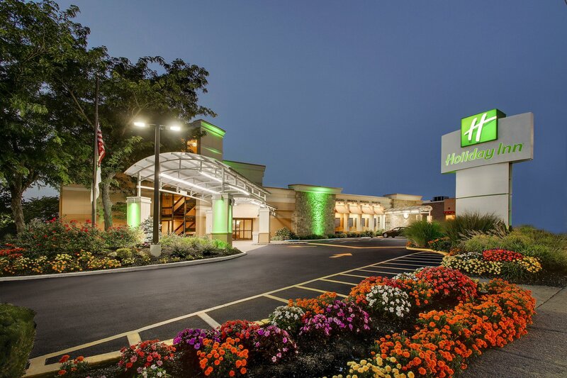 Гостиница Holiday Inn Westbury - Long Island, an Ihg Hotel