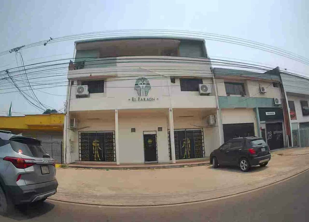 Billiard hall El Faraon, Santa Cruz de la Sierra, photo